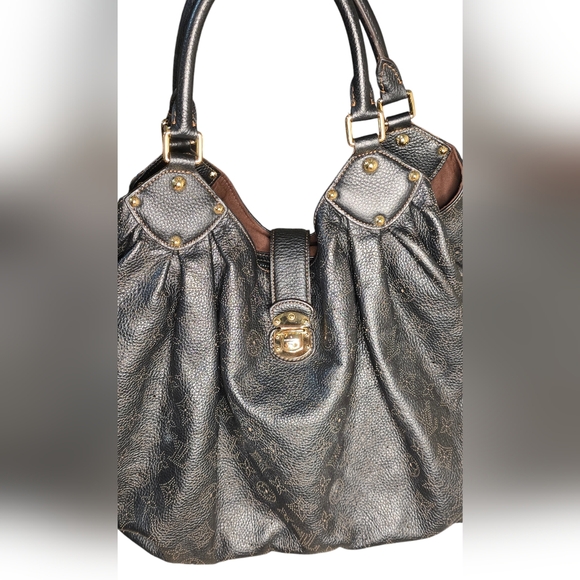 Louis vuitton black Mahina tote - Picture 9 of 9